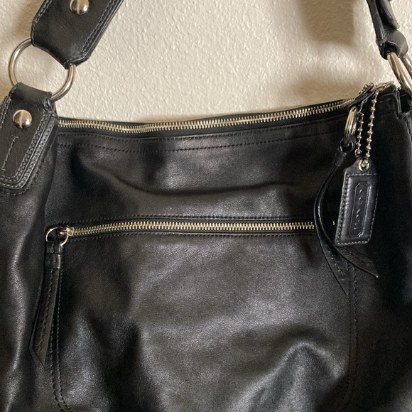 EUC  COACH leather Shoulder Bag Black - Picture 2 of 7
